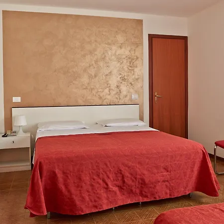 Nazionale 3* Τζεσόλο Λίντο